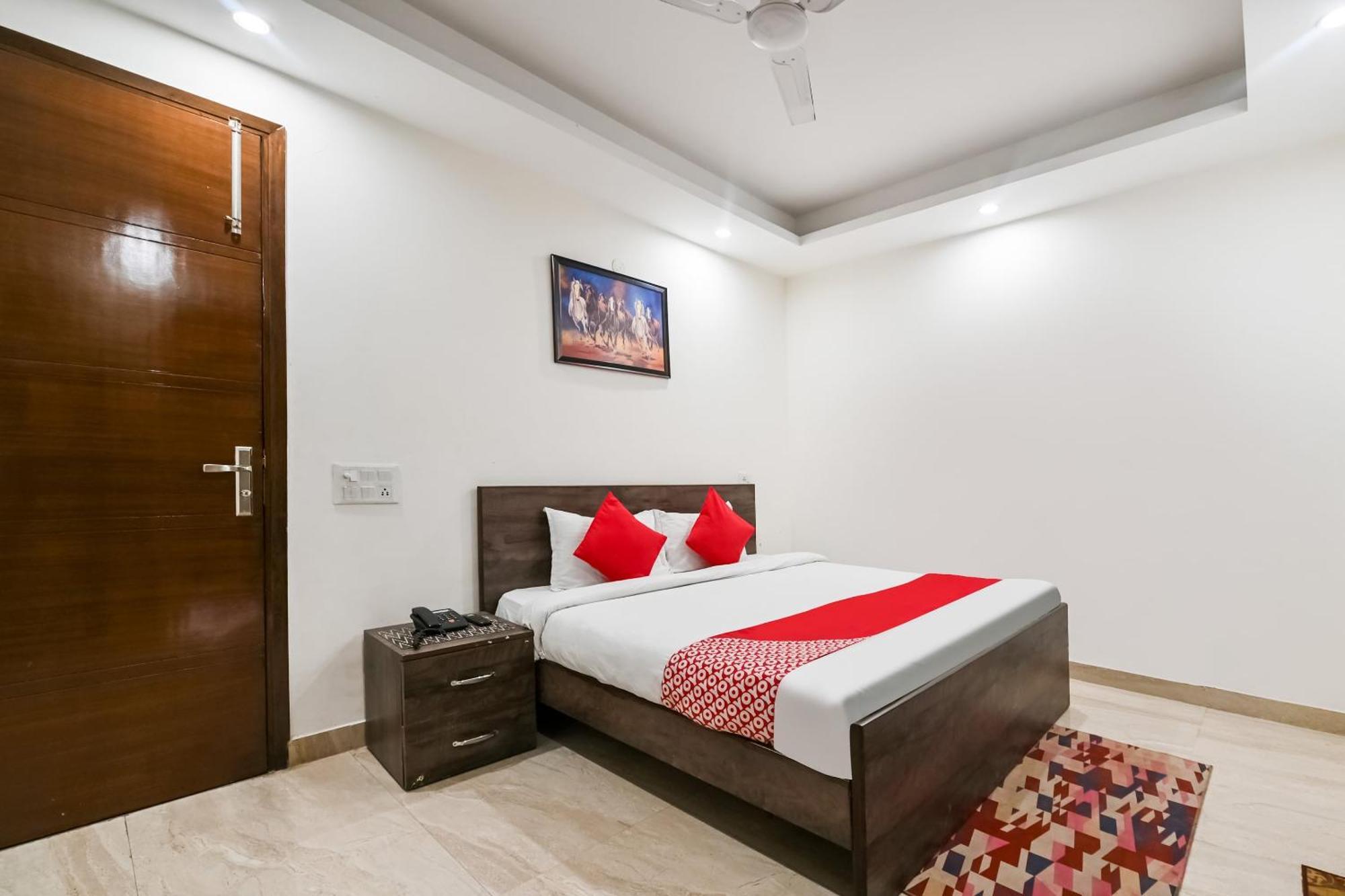 Hotel O Premium Rooms Chhatarpur Нью-Дели Экстерьер фото