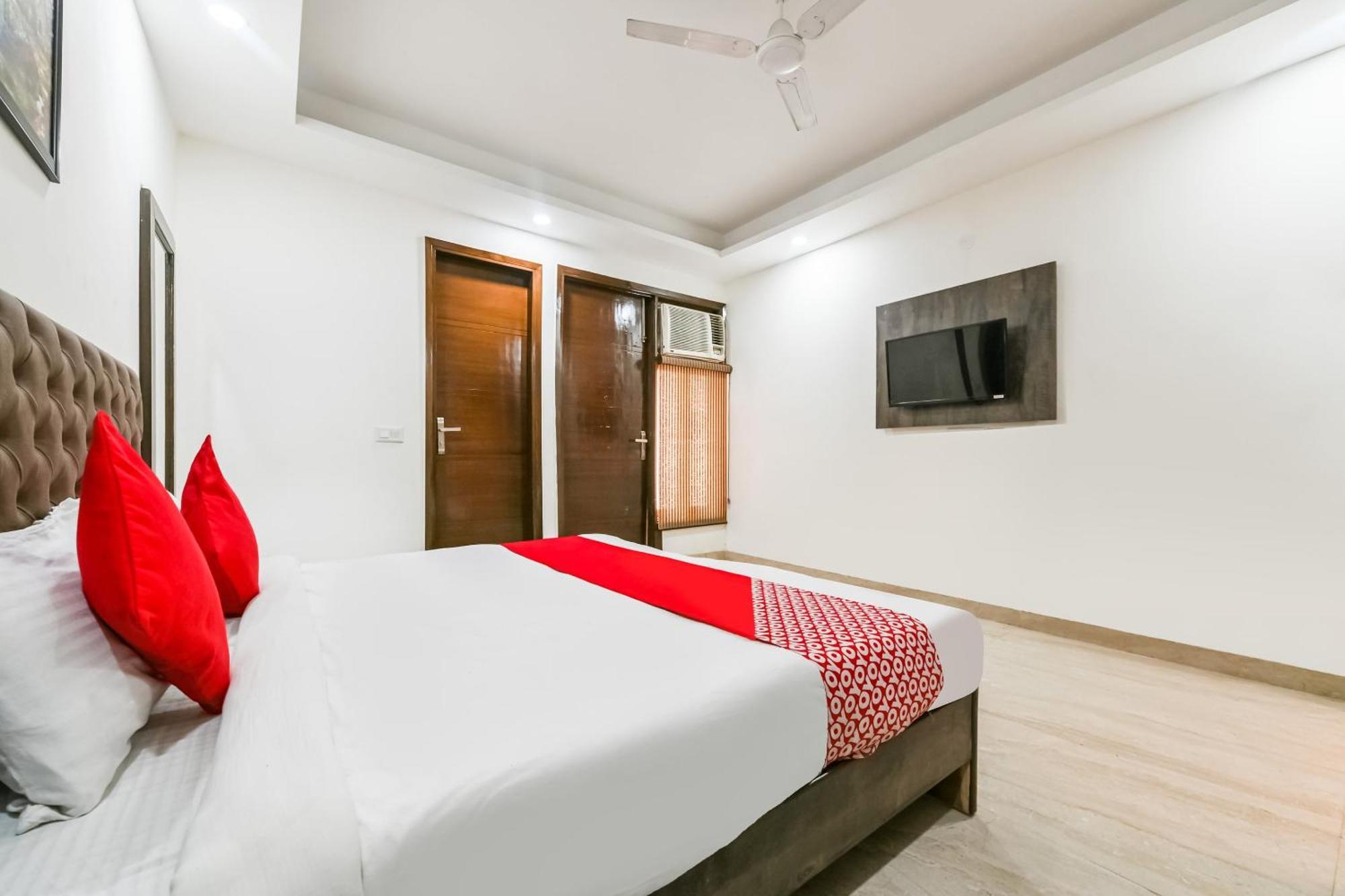 Hotel O Premium Rooms Chhatarpur Нью-Дели Экстерьер фото