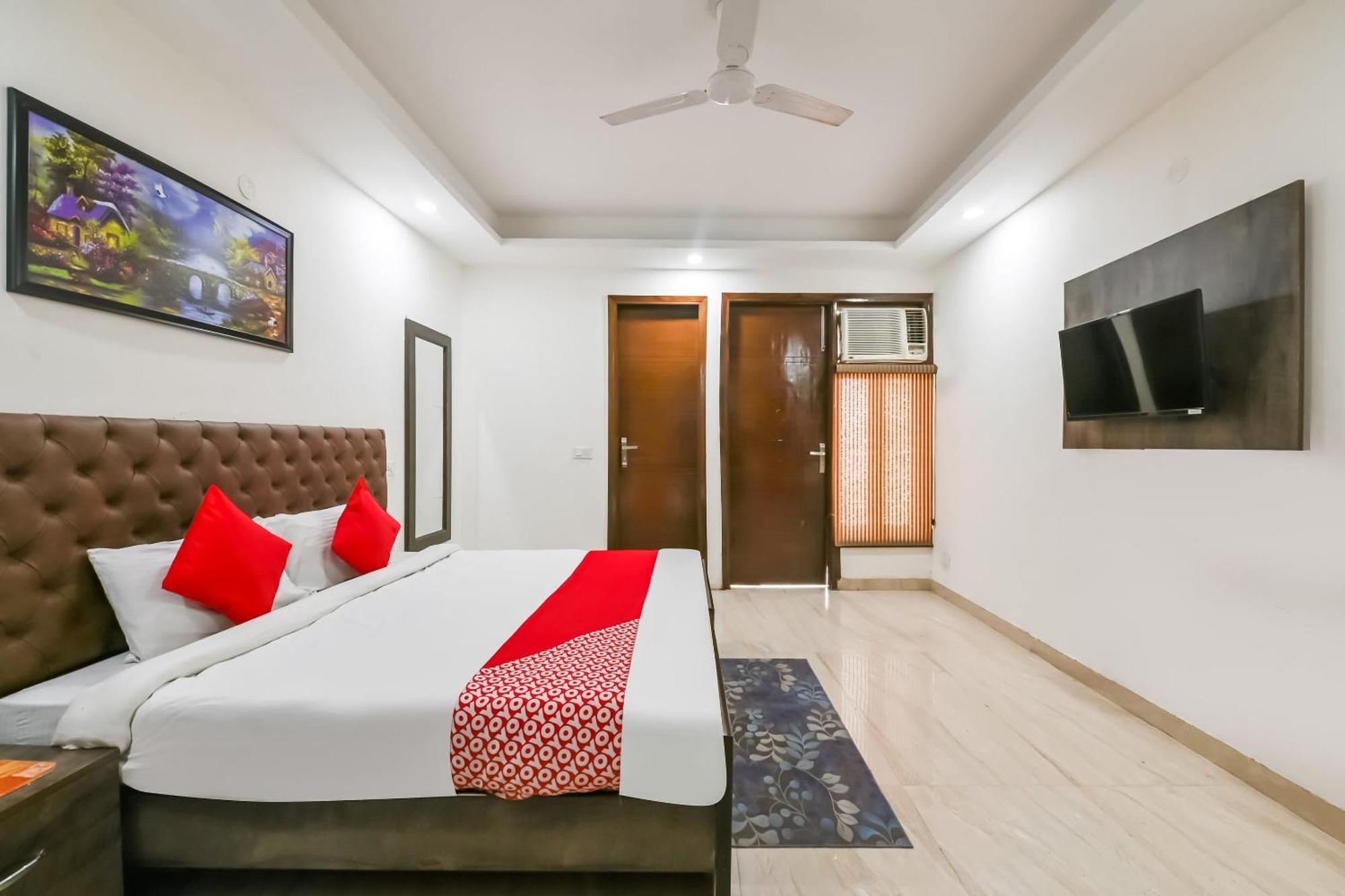 Hotel O Premium Rooms Chhatarpur Нью-Дели Экстерьер фото