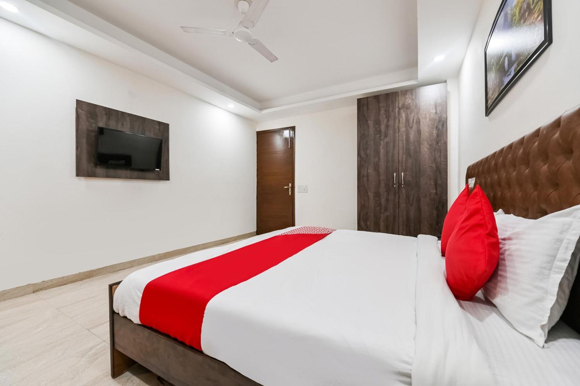 Hotel O Premium Rooms Chhatarpur Нью-Дели Экстерьер фото