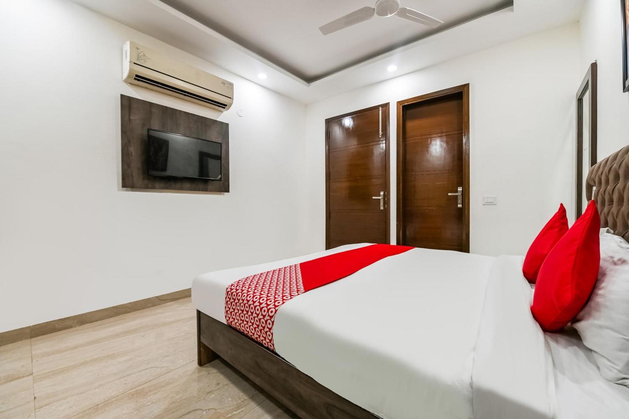 Hotel O Premium Rooms Chhatarpur Нью-Дели Экстерьер фото
