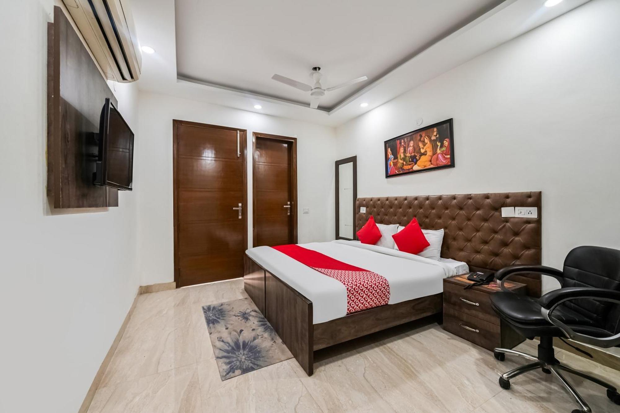 Hotel O Premium Rooms Chhatarpur Нью-Дели Экстерьер фото